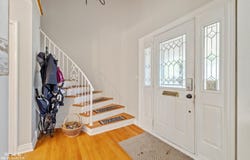 525 Saddle Lane, Grosse Pointe Woods, MI 48236