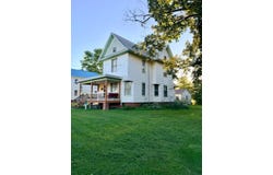475 Church St, Fairview, IL 61432