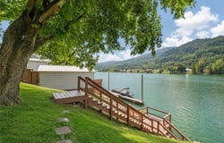 1206 E Riverview Drive, Belle, WV 25015