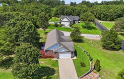 802 Hickory Lake Drive, West Plains, MO 65775