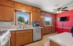 921 3rd Ave, Grafton, WI 53024