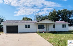 210 Crescent Drive, Lincoln, MO 65338