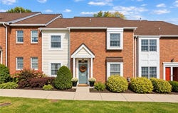 104 Boxwood Ct, Peters Twp, PA 15317