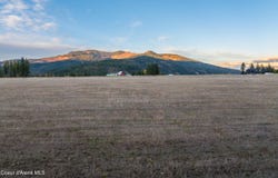 8 Fortune Way, Priest River, ID 83856