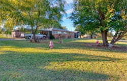621 Clifford Avenue, Eakly, OK 73033