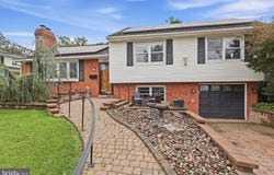 11 CITADEL Drive, CAMP HILL, PA 17011