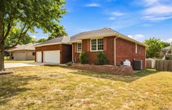 208 Miller Way, Monett, MO 65708