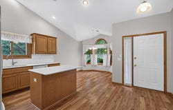 6511 20th Street N, Oakdale, MN 55128