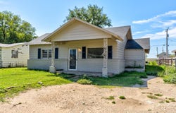 214 E 6th Street, Idalou, TX 79329