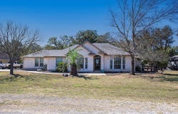157 Park Rd, Bandera, TX 78003
