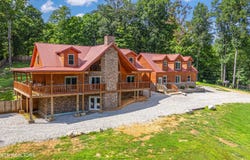 8521 Parker Rd, Corryton, TN 37721