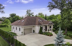 378 E Deerpath Road, Wood Dale, IL 60191