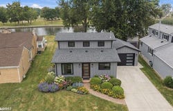 38127 Huron Pointe Dr., Harrison Twp, MI 48045