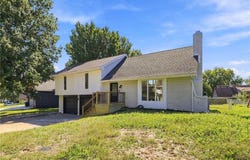 1105 Brookside Place, Raymore, MO 64083