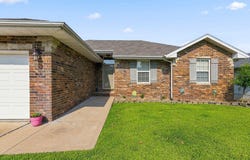 3333 S Lakeside Avenue, Springfield, MO 65804