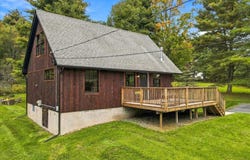 225 Raymondskill Road, Milford, PA 18337