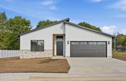 2202 Modern Avenue, Carthage, MO 64836