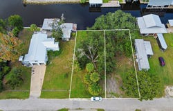 SE 899th Ave, Suwannee, FL 32692