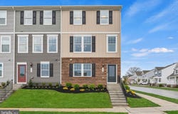 24 WILSON Mews, RANSON, WV 25438