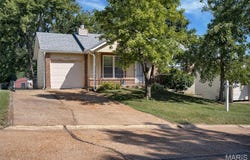 5329 Winthrop Drive, High Ridge, MO 63049