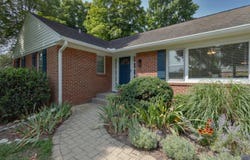108 Oakview Dr, Lexington, VA 24450