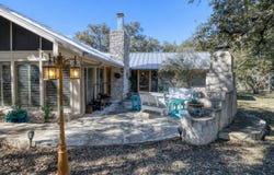 93 Saddle Mountain Rd, Leakey, TX 78873