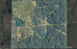 1144 Treetop Lane, Luling, TX 78648