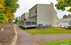 28 Glenview Drive, Cromwell, CT 06416