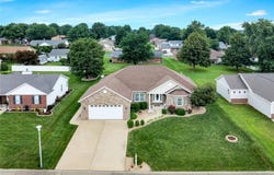 401 Briarcliff Drive, Waterloo, IL 62298