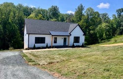 464 Bellview Road, Appomattox, VA 24522