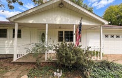 933 County Road 2050 E, Fairfield, IL 62837