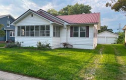 121 W Briggs, Roodhouse, IL 62082