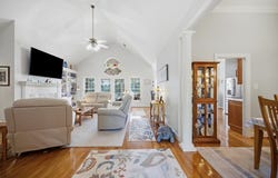 105 Coogans Bluff, Hodges, SC 29653
