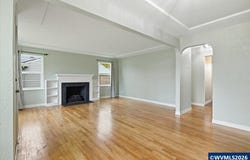 1084 24th St NE, Salem, OR 97301