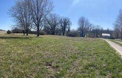 1536 S Outer Road, Mansfield, MO 65704