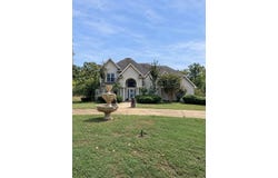 2048 Wooded Dr, Grenada, MS 38901