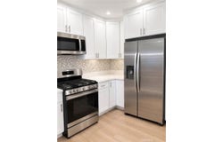 7635 Teesdale Avenue, North Hollywood, CA 91605