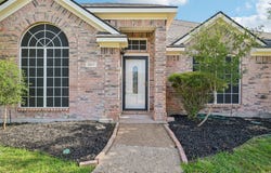 3901 Rolling Hills Drive, Plano, TX 75025