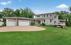 400 E Horseshoe Drive, Shoreview, MN 55126