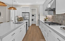 933 Chinon, Irvine, CA 92618