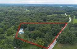 9079 E Division Street, Strafford, MO 65757