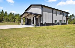 8200 Teton Crest Dr, Pace, FL 32571