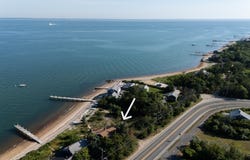 11 Beach Road, Oak Bluffs, MA 02557