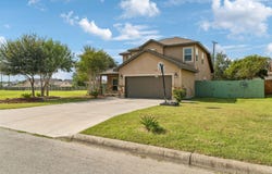 1627 STONE HVN, Pleasanton, TX 78064