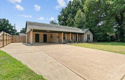 906 ARLINGTON DRIVE, West Memphis, AR 72301