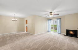 395 Springlake Lane, Aurora, IL 60504
