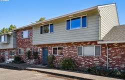 1302 NE HOGAN Dr, Gresham, OR 97030