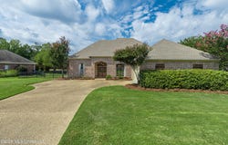 284 Lighthouse Lane, Brandon, MS 39047
