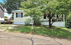 210 E 10th Street, Williamstown, WV 26187