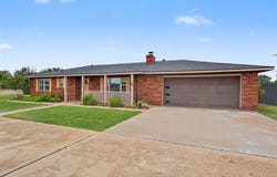 633 E Benton Avenue, Sayre, OK 73662